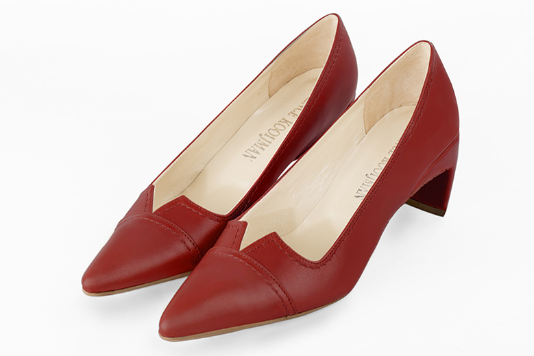 Scarlet red women's dress pumps,with a square neckline. Tapered toe. Medium comma heels. Front view - Florence KOOIJMAN